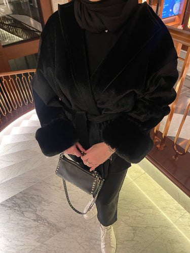 Selly kolu kürklü kaban