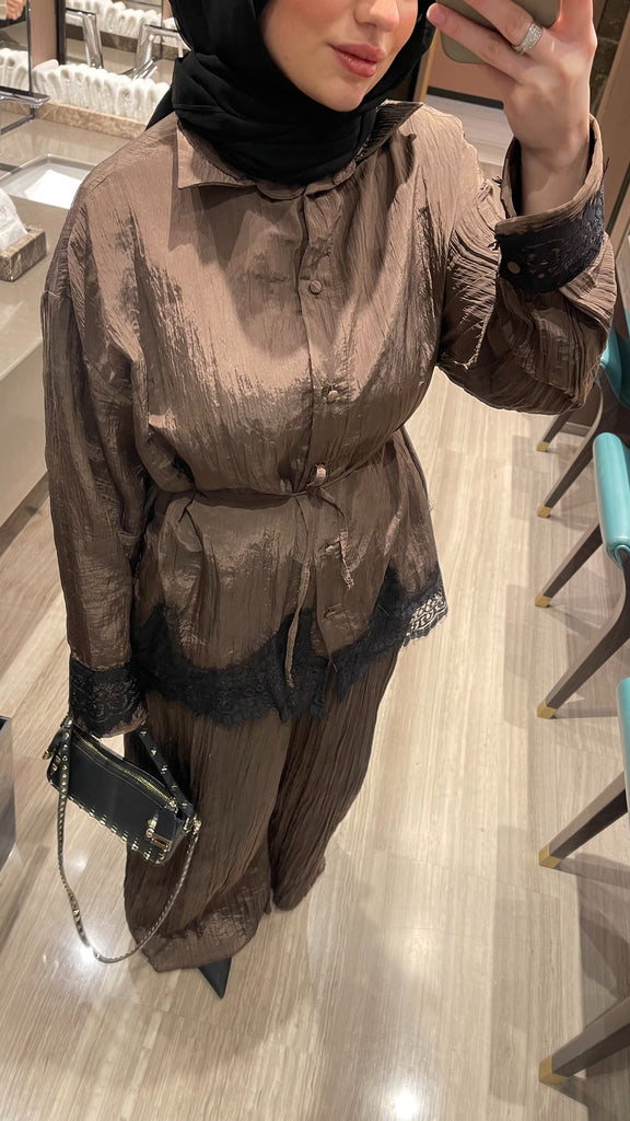 Luora dantel detaylı takım