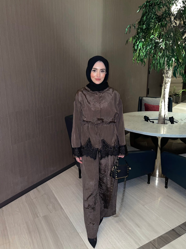 Luora dantel detaylı takım