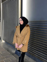 Görseli Galeri görüntüleyiciye yükleyin, Camel kürk trenç