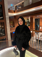 Görseli Galeri görüntüleyiciye yükleyin, Selly kolu kürklü kaban